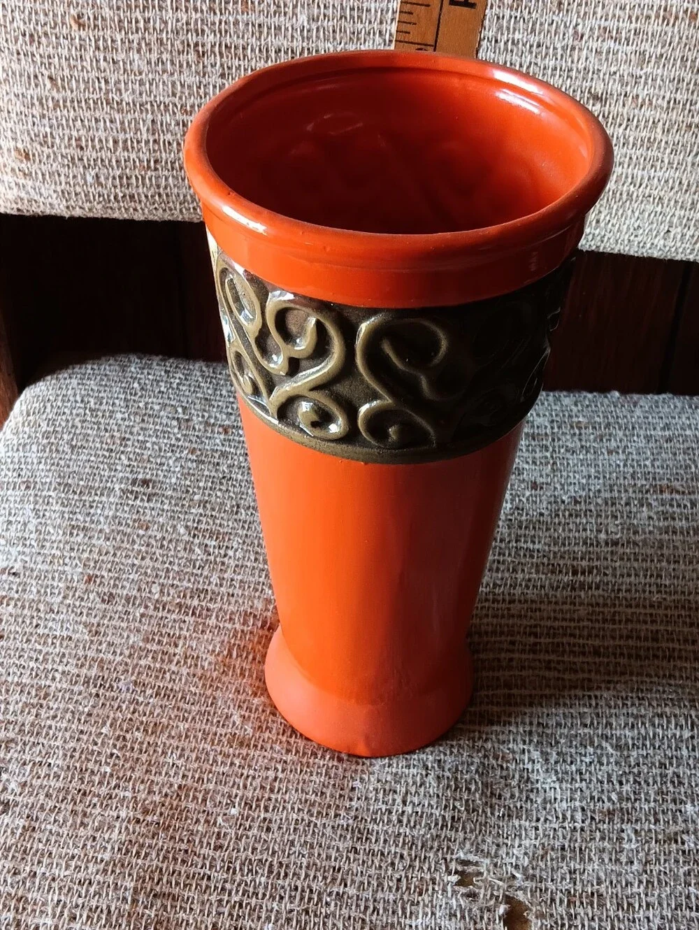 VINTAGE BEAUTIFUL DECORATIVE PORCELAIN VASE.HEIGHT 9